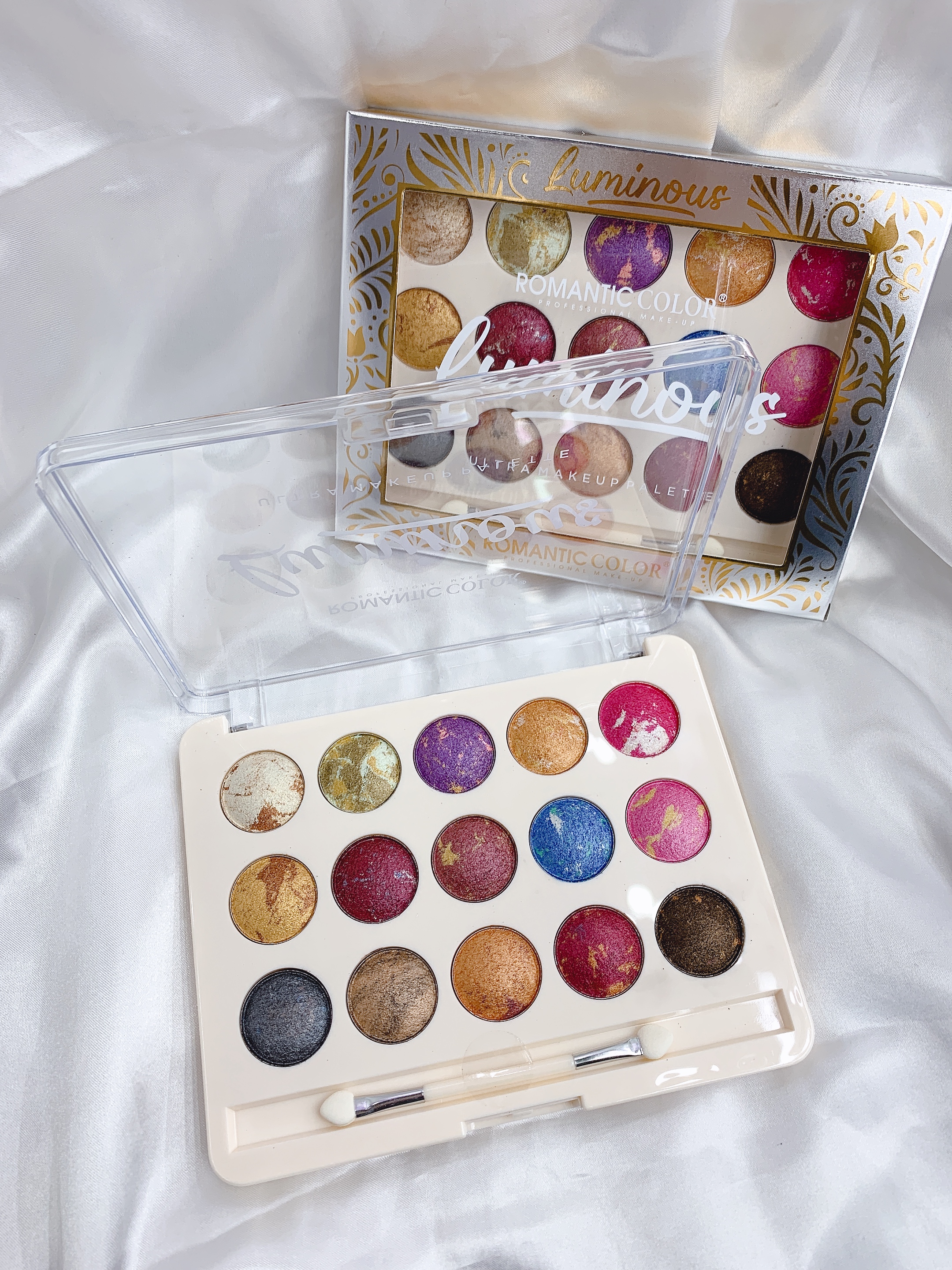 ROMANTIC COLOR EYESHADOW POWDER 15COLORS EYESHADOW PALETTE   